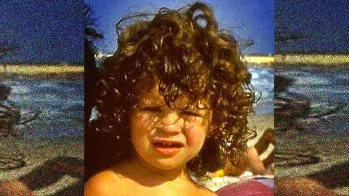 È stata la star indiscussa di Amici e l'idolo di molti teenager: riconosci la bambina nella foto? - 