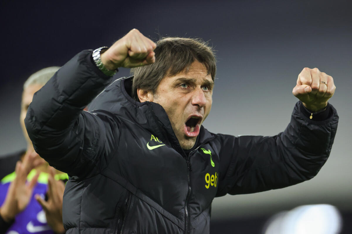 La Gazzetta è sicura sul ritorno di Conte in Italia - Antonio Conte manager of Totitehanm Hotspur celebrates his sides 1-0 win during the Premier League match Fulham vs Tottenham Hotspur at Craven Cottage, London, United Kingdom, 23rd January 2023

(Photo by Mark Cosgrove/News Images)