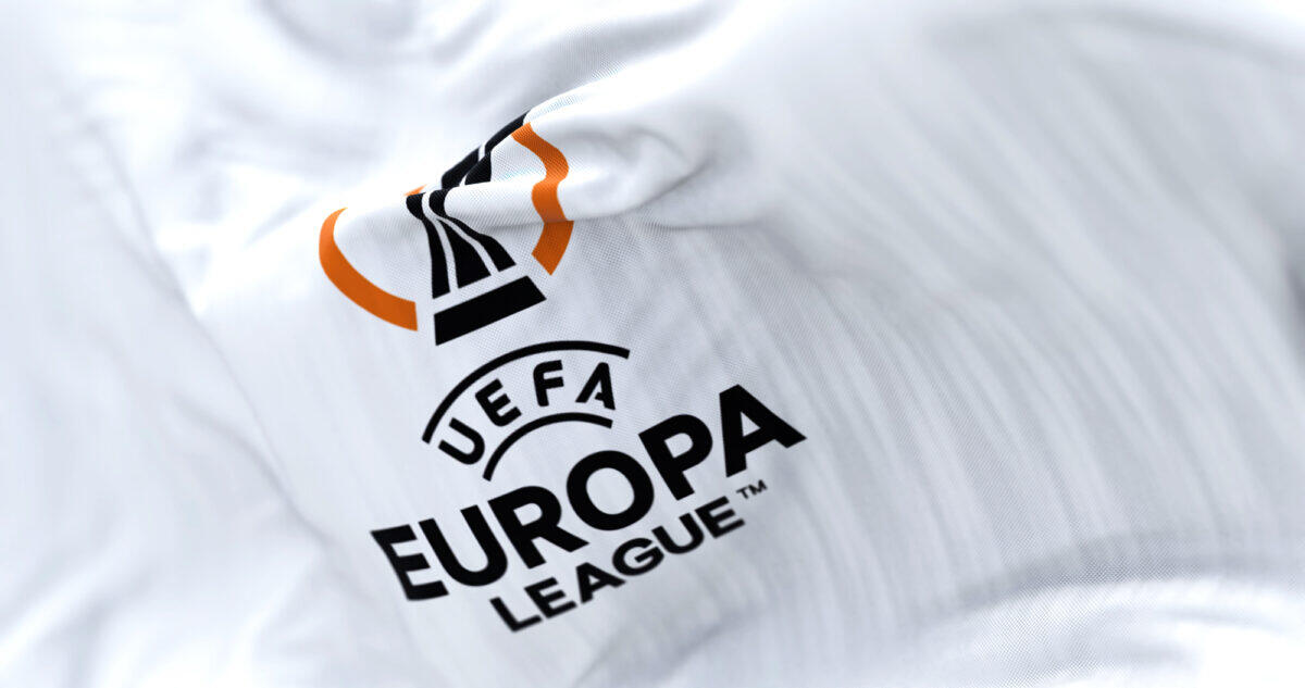 Europa League, le possibili avversarie di Juventus e Roma - Budapest HUN, July 2022: Detail of the UEFA Europa League flag fluttering in the wind. Europa League is an annual football club competition for european clubs. Illustrative editorial. 3D illustration