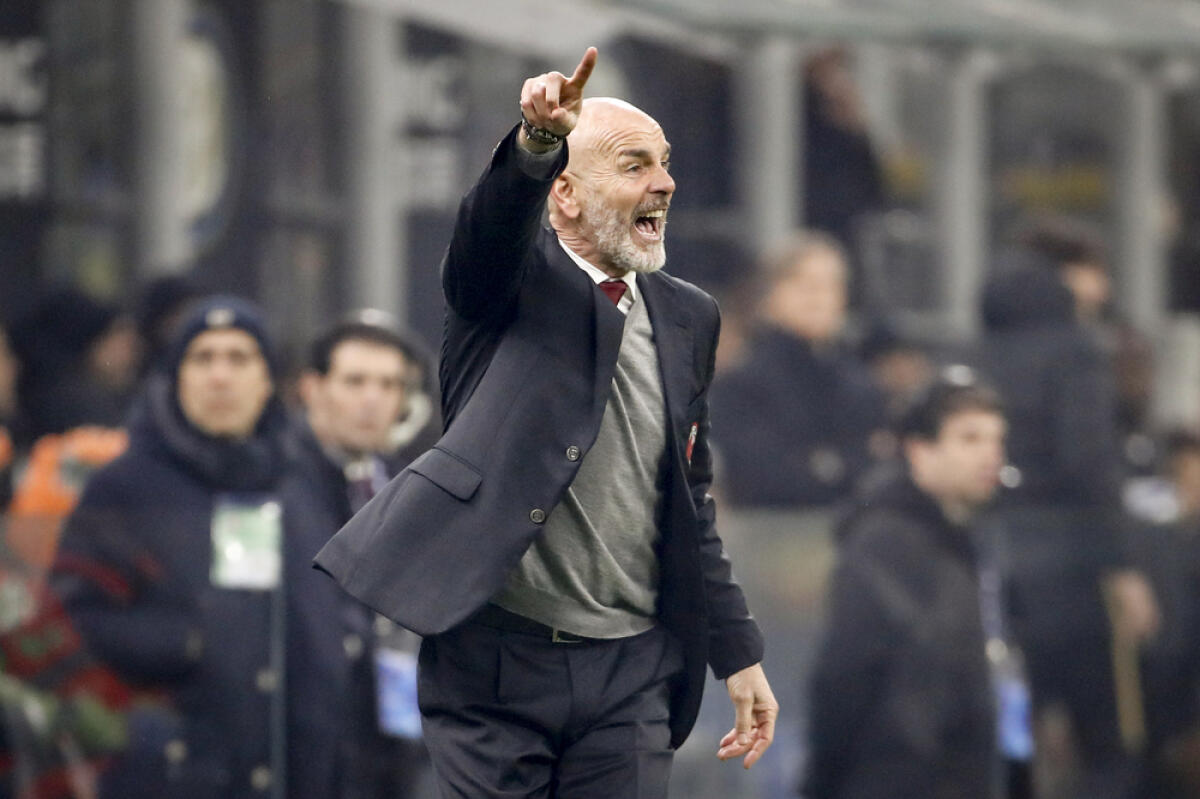 Milan, tegola dall'infermeria: un titolare dovrà stare fermo un mese - Stefano Pioli, coach Milan.