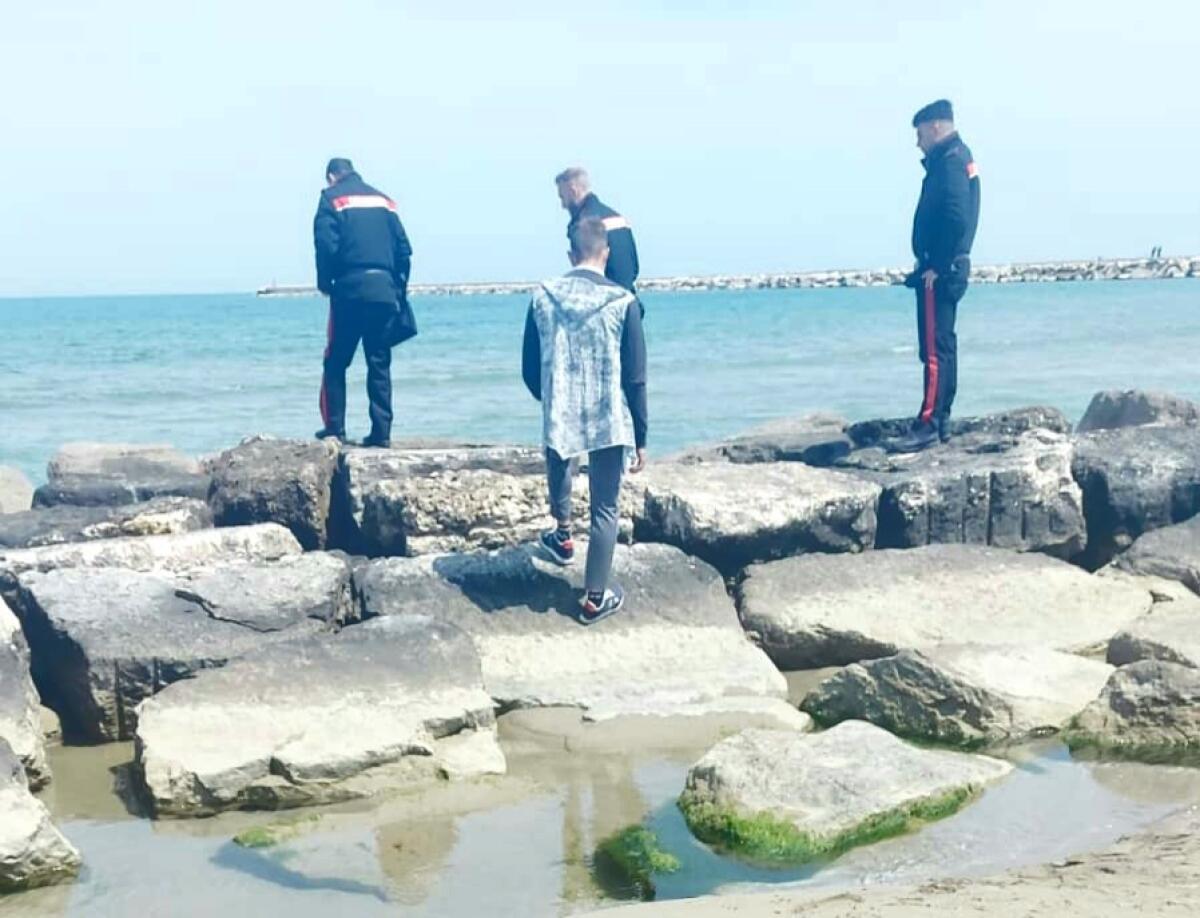 Cadavere in stato di decomposizione trovato a Margherita di Savoia - 