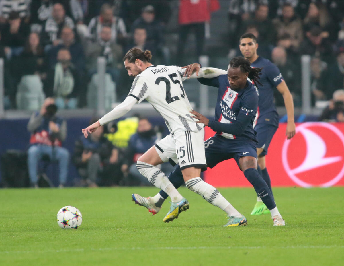 Juventus, svolta sul triplo rinnovo: la decisione su Rabiot - Adrien Rabiot of Juventus Fc during the UEFA Champions League Group H, football match between Juventus Fc and Paris Saint Germain, on 02 November 2022 at Allianz Stadium, Turin, Italy.  Photo Nderim Kaceli - Credit: Nderim Kaceli/LiveMedia