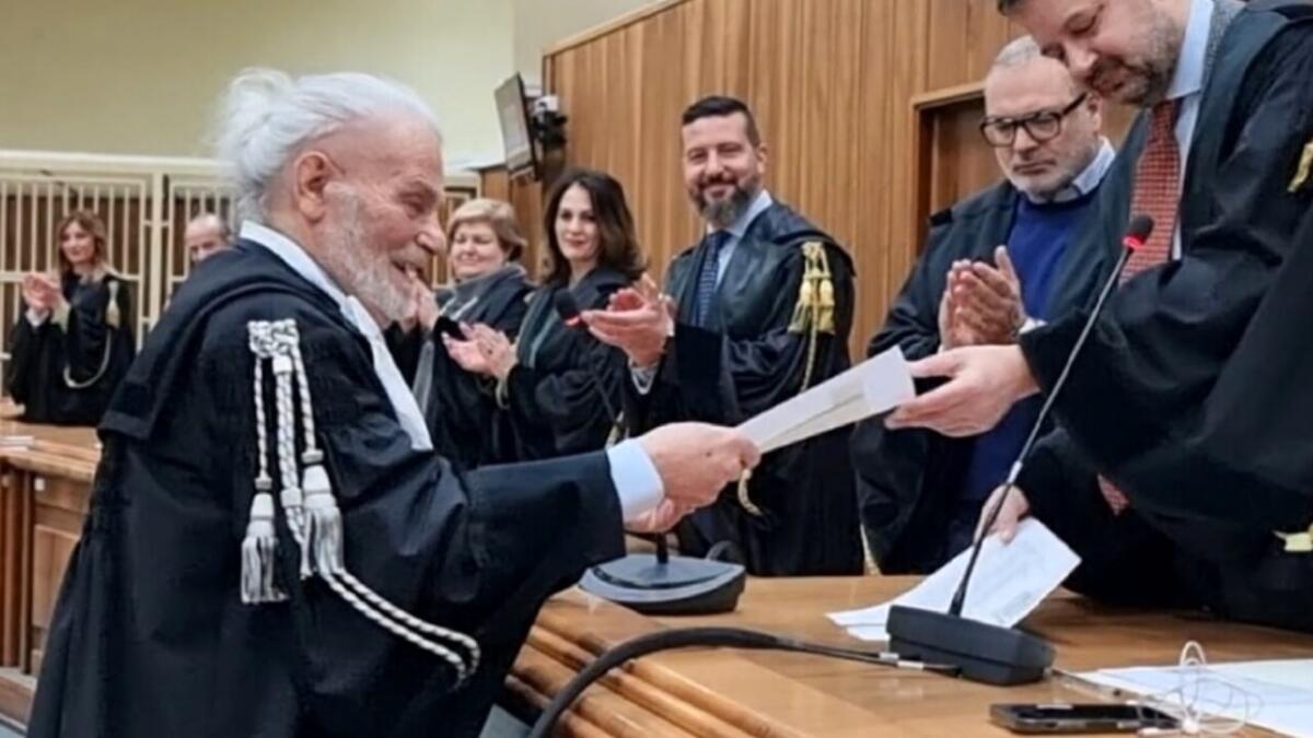 È diventato avvocato a 82 anni, Michele Campanile di Monte Sant'Angelo: "Ora aprirò uno studio per assistere chi non ha soldi per un legale" - 