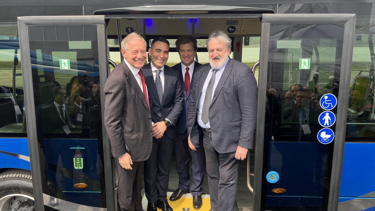 Iveco Bus inaugura a Foggia la nuova fabbrica di autobus - 
