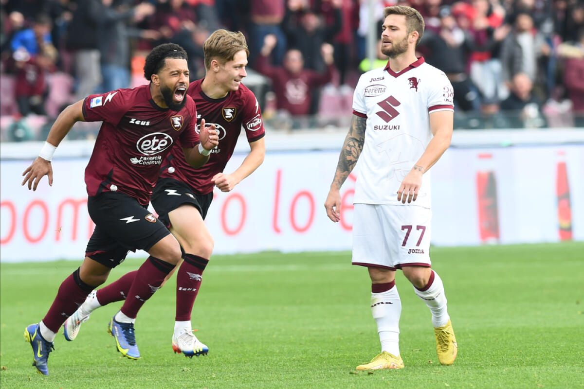 Torna la Serie A: il programma e dove vedere le partite - Tonny Vilhena of US Salernitana  rejoices after scoring a goal of 1-1 during the friendly football match US Salernitana 1919 v FC Torino  at Arechi stadium  - Credit: Agostino Gemito/LiveMedia