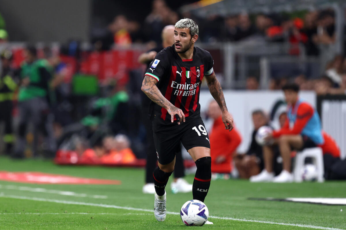 Champions, Milan-Inter in chiaro: ecco su che canale - Theo Hernandez of Ac Milan during the  Serie A match beetween Ac Milan and Ssc Napoli at Stadio Giuseppe Meazza on September 18, 2022 in Milano, Italy .
