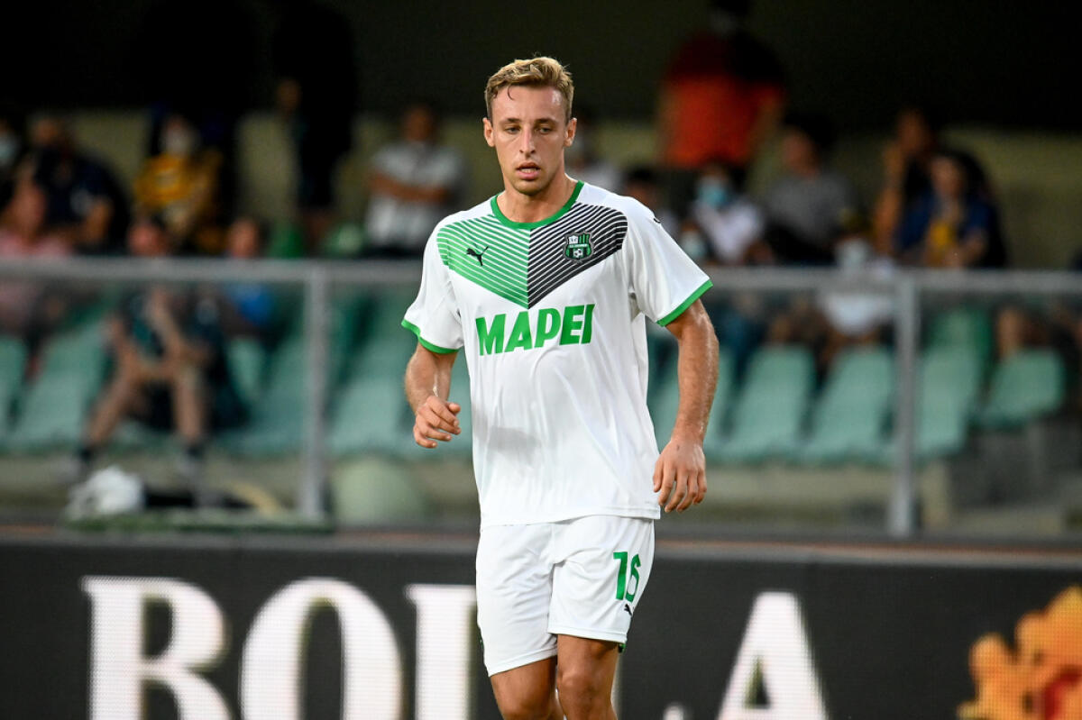 Sassuolo, Frattesi alla Juve? Carnevali esce allo scoperto - Davide Frattesi (Sassuolo) portrait  during  italian soccer Serie A match Hellas Verona FC vs US Sassuolo (portraits) at the Marcantonio Bentegodi stadium in Verona, Italy, August 21, 2021 - Credit: Ettore Griffoni