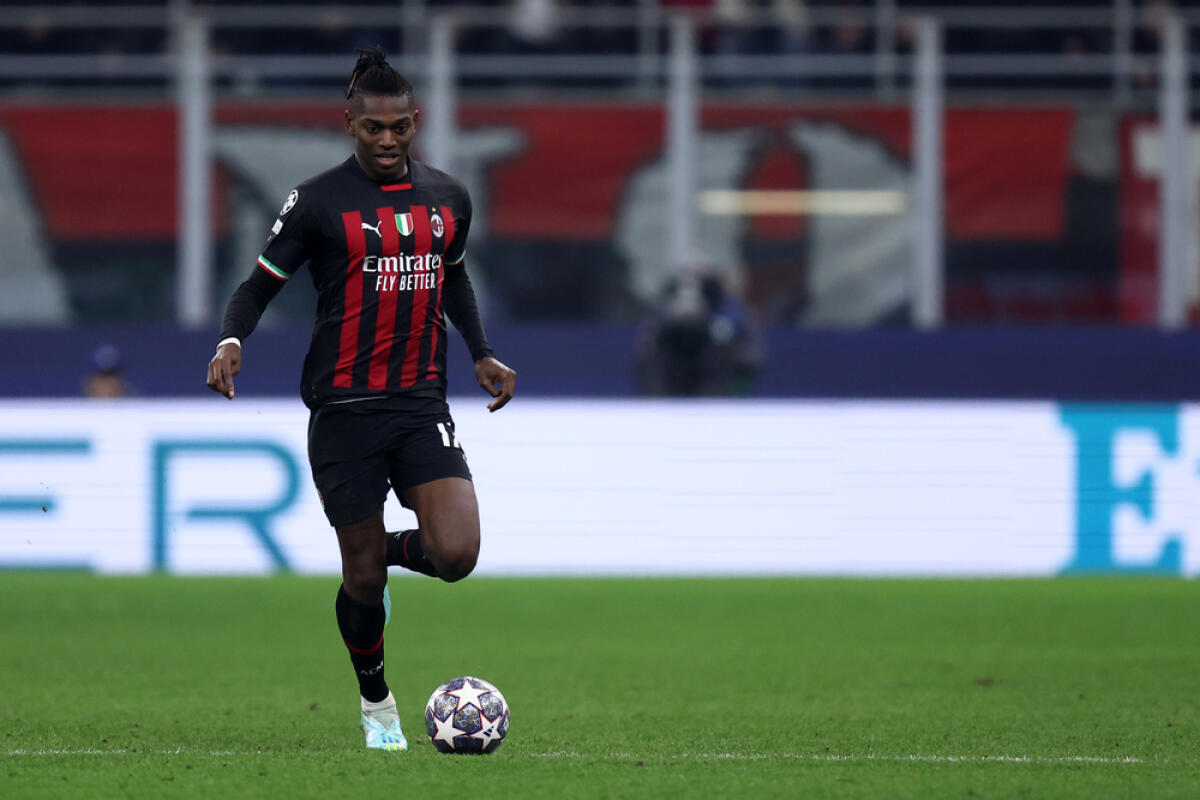 Leao rinnova con il Milan - Rafael Leao of Ac Milan during the UEFA Champions League round of 16 first leg match between AC Milan and Tottenham Hotspur Fc at Giuseppe Meazza Stadium on February 14, 2023 in Milan, Italy.