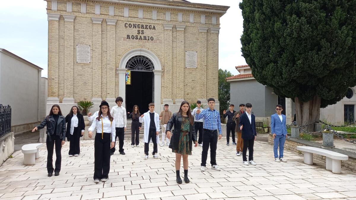Appuntamento al cimitero: "SPOON RIVER" ad Apricena - 