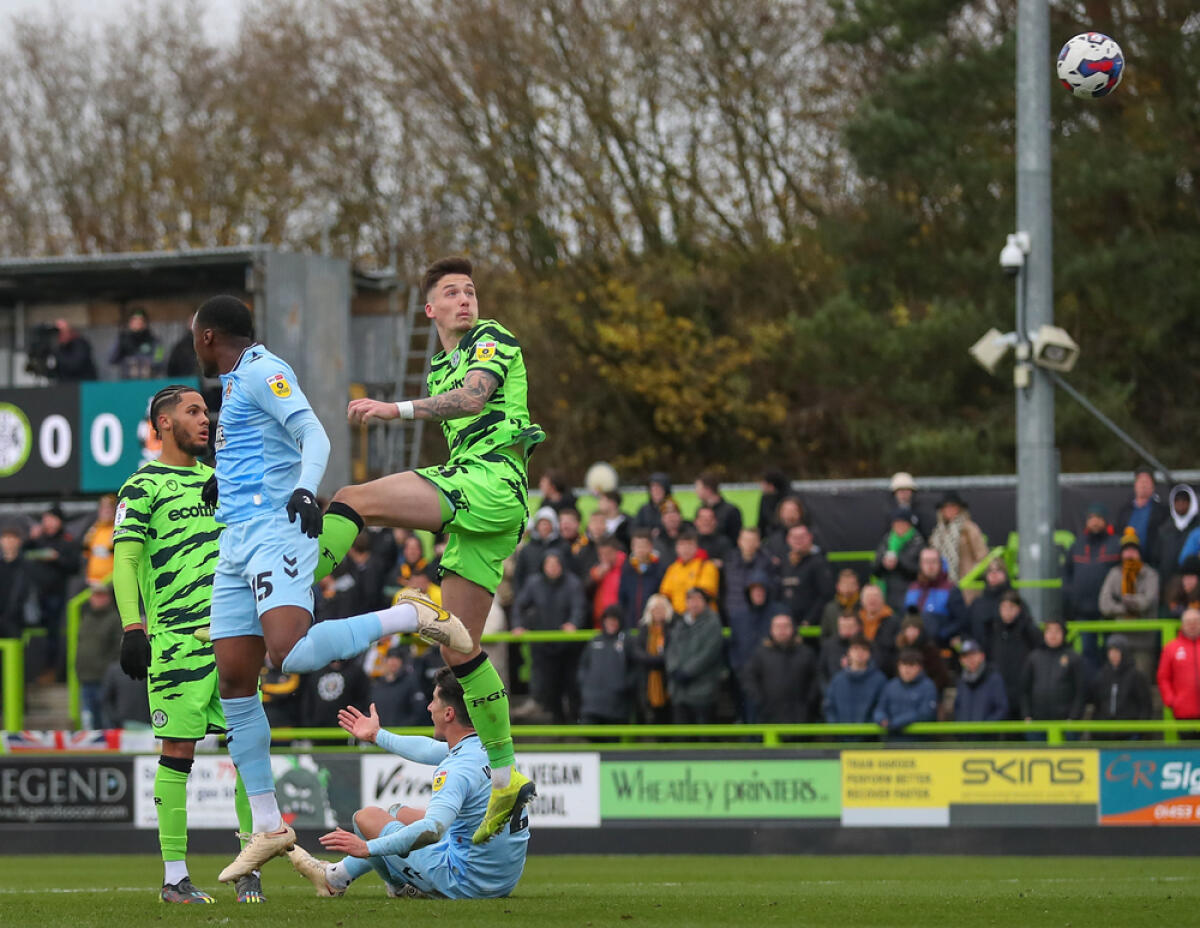 Coppa Italia come la FA Cup? Squadre di D contro squadre di A - Oliver Casey #5 of Forest Green Rovers has a shot at goal during the Sky Bet League 1 match Forest Green Rovers vs Cambridge United at The New Lawn, Nailsworth, United Kingdom, 3rd December 2022

(Photo by Gareth Evans/News Images)