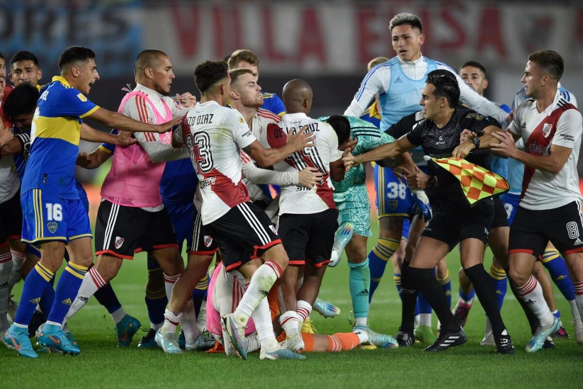 Maxi rissa al termine di River-Boca - 