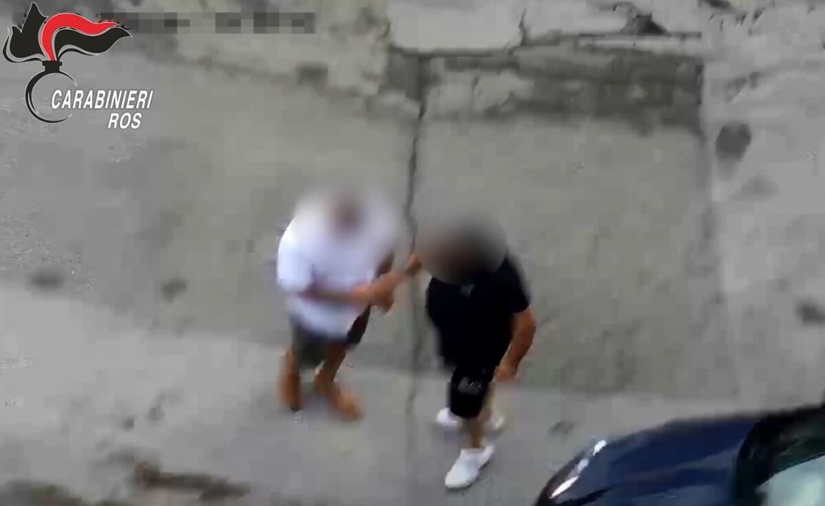 Mazzette per superare concorsi nelle forze armate: arrestati un ufficiale e tre sottufficiali dell'Aeronautica Militare - 