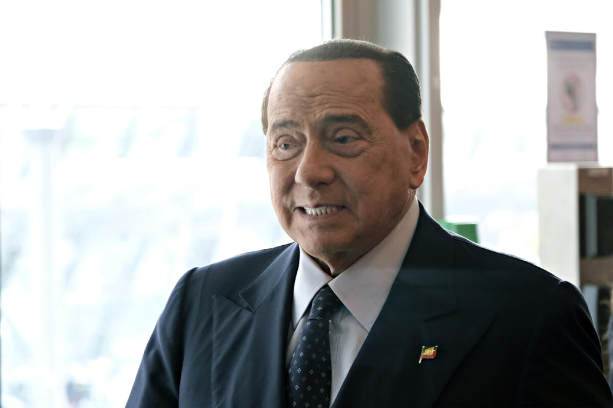 Nasce il Trofeo Silvio Berlusconi: ecco chi gioca - Brussels, Belgium. 3rd October 2019. Member of the European Parliament Silvio Berlusconi addresses the media following a meeting in European Parliament.