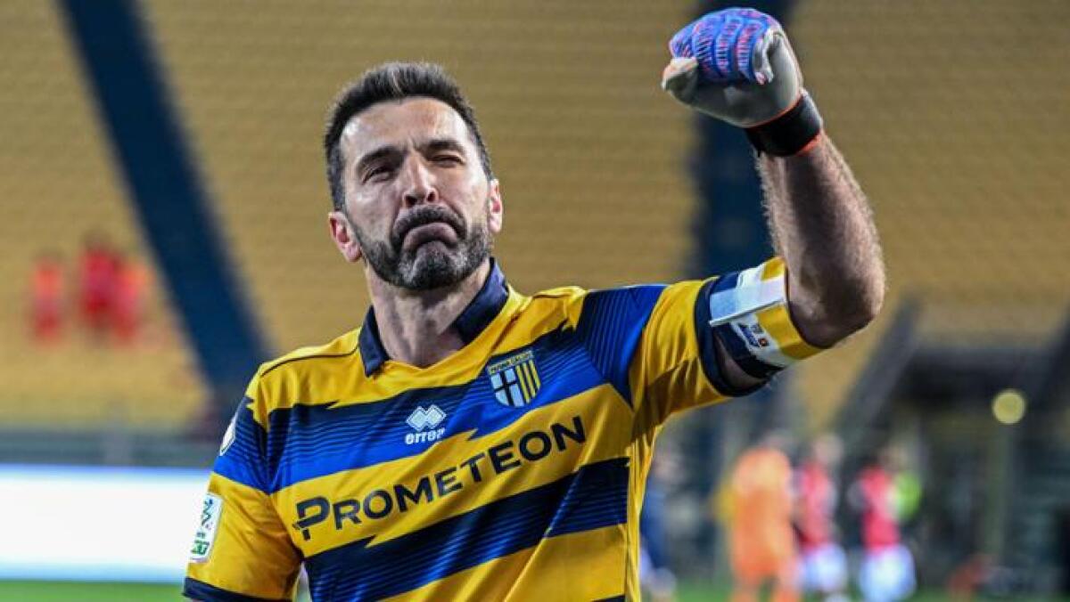 Ufficiale l'addio al calcio giocato di Buffon - 