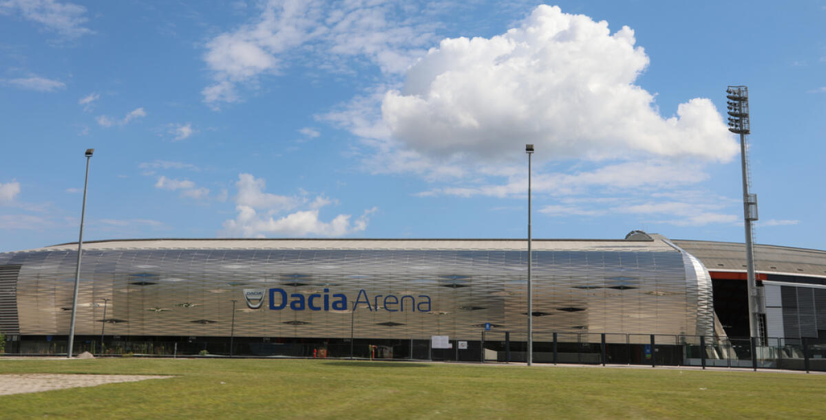 Fischi durante il minuto di silenzio per Napolitano: arrivano le multe - Udine, UD, Italy - July 25, 2020: Modern Stadium called DACIA ARENA with big text