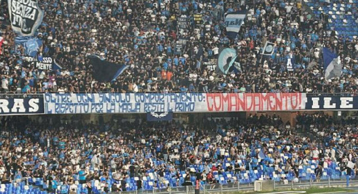 La curva di Napoli risponde ad Osimhen - 