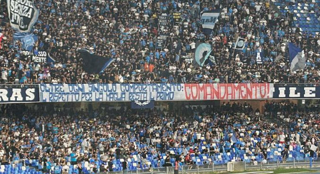 La curva di Napoli risponde ad Osimhen