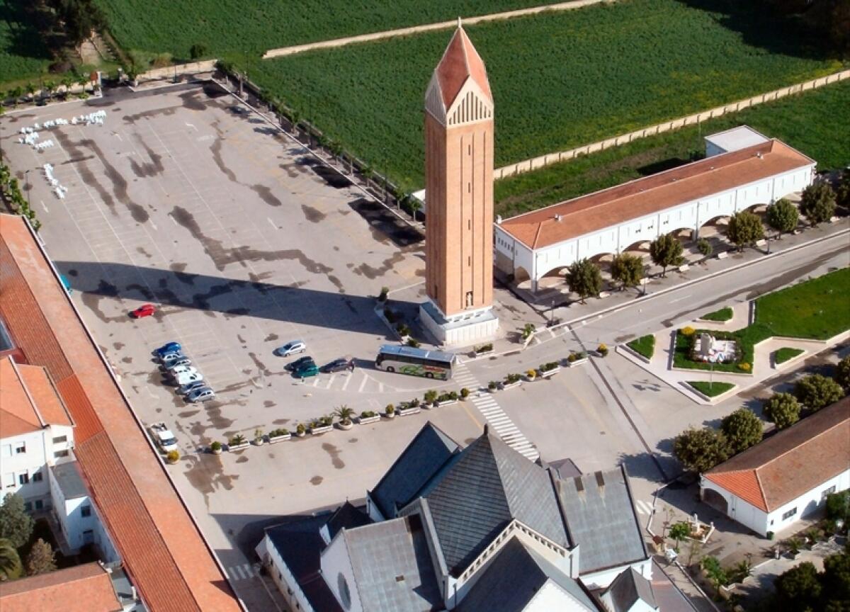 Rottura improvvisa di una condotta nell’abitato di Borgo Incoronata - 
