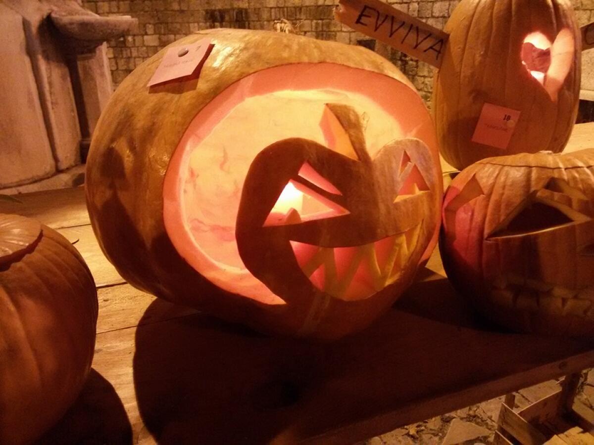 Halloween? No, Fucacoste. Il 1° novembre di Orsara di Puglia tra zucche e falò - 