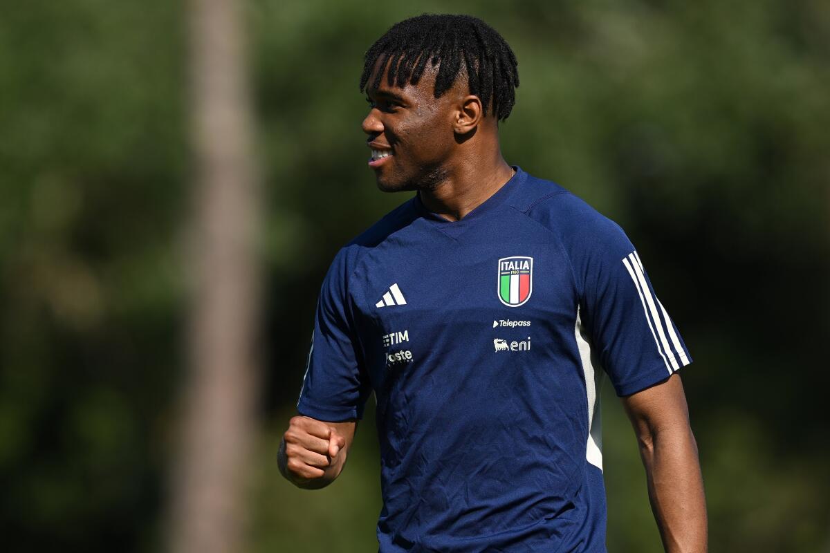 I convocati di Spalletti per le sfide a Malta ed Inghilterra - TIRRENIA, ITALY - JUNE 15: Iyenoma Destiny Udogie of Italy U21 in action during a training session at Centro di Preparazione Olimpica on June 15, 2023 in Tirrenia, Italy. (Photo by Tullio M. Puglia/Getty Images)