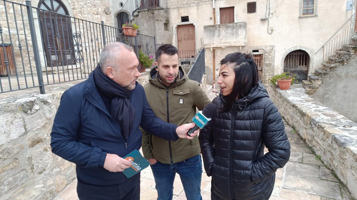 Uno Mattina a Roseto Valfortore a raccontare la storia del ritorno nel borgo di Pietro e Stefania - 