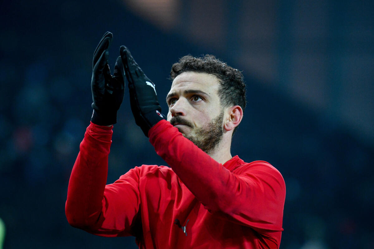 Scommesse, indagato anche Florenzi - Milan's Alessandro Florenzi portrait greeting supporters  during  italian soccer Serie A match Udinese Calcio vs AC Milan at the Friuli - Dacia Arena stadium in Udine, Italy, December 11, 2021 - Credit: Ettore Griffoni