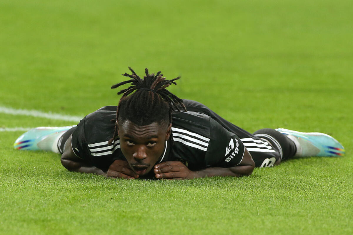 Moise Kean è il nuovo attaccante titolare della Juve? - Moise Kean (Juventus FC) lied on the field  during  italian soccer Serie A match Juventus FC vs SS Lazio at the Allianz Stadium in Turin, Italy, November 13, 2022 - Credit: Claudio Benedetto