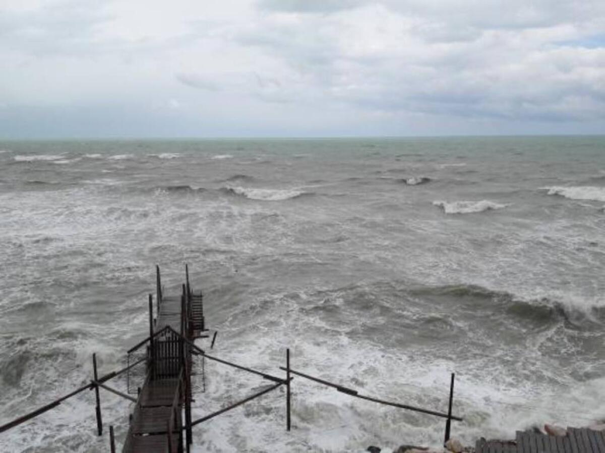 Maltempo, bloccati collegamenti con isole Tremiti - 