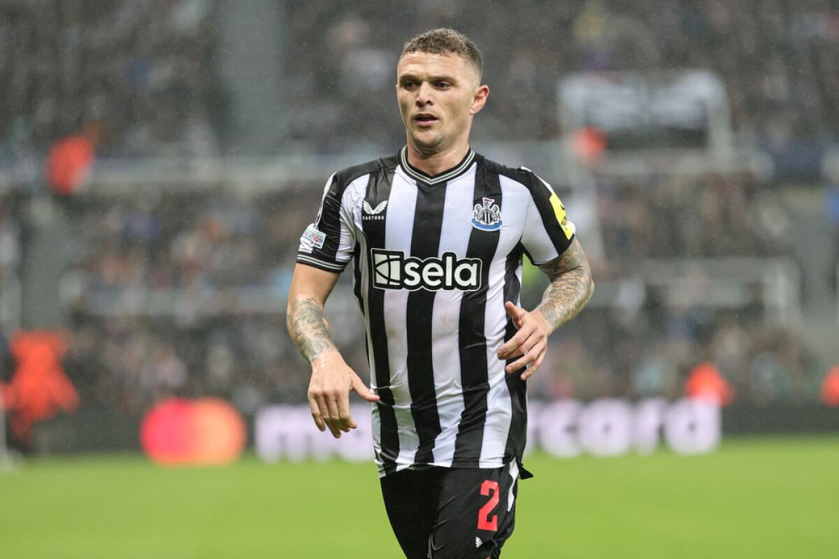 Champions League, il programma dell'ultima giornata dei gironi - Kieran Trippier #2 of Newcastle United runs over to take a corner during the UEFA Champions League match Newcastle United vs Borussia Dortmund at St. James's Park, Newcastle, United Kingdom, 25th October 2023

(Photo by Mark Cosgrove/News Images)