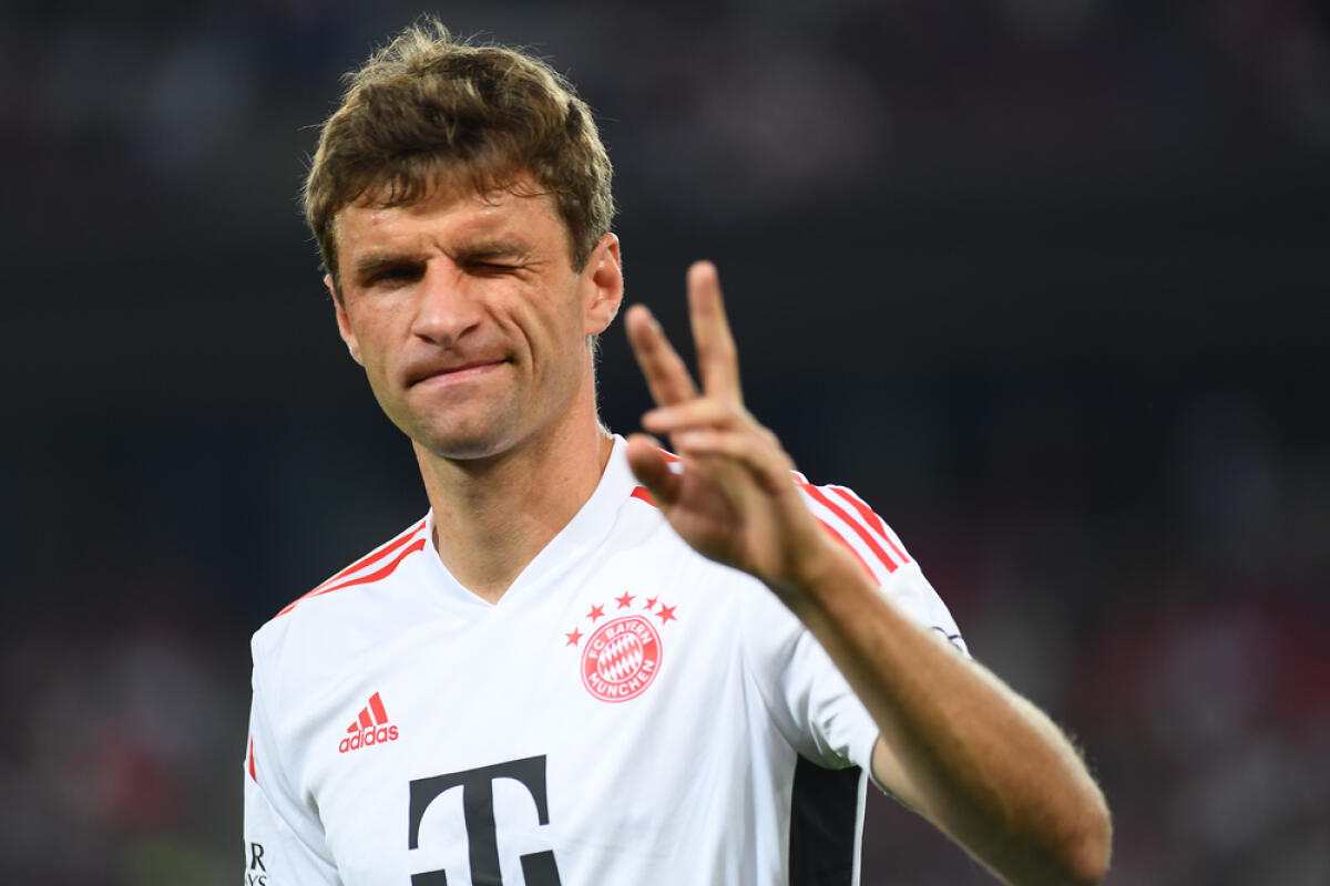 Juve, colpo a sorpresa dalla Germania? - KOELN, GERMANY - AUGUST 28 2022: Thomas Müller. Rhein Energie Stadion. The football match of DFB-Pokal Viktoria Koeln vs FC Bayern Munich