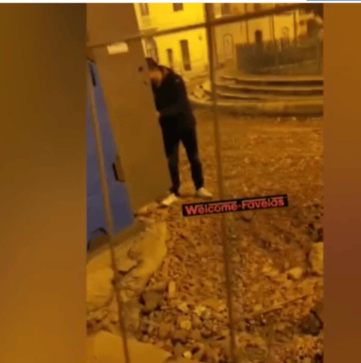 Torremaggiore, con i fuochi d'artificio fanno esplodere bagno chimico - 