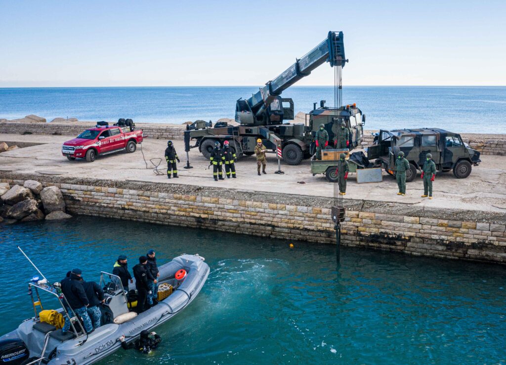 Gli artificieri dell'Esercito fanno brillare bomba trovata a Barletta