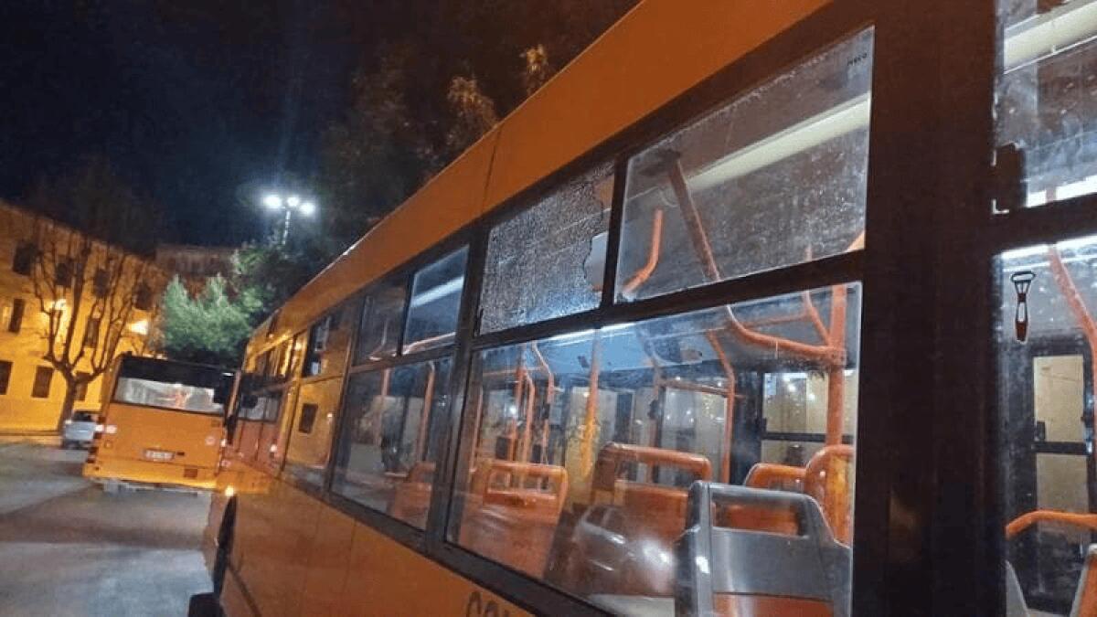 Foggia: sassaiola di via La Torre, dura presa di posizione dell’Amministrazione Comunale - 