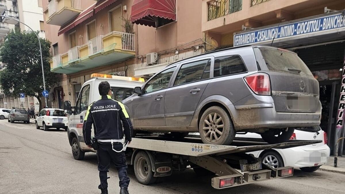 Foggia, Polizia Locale sequestra tre auto con targhe contraffatte - 