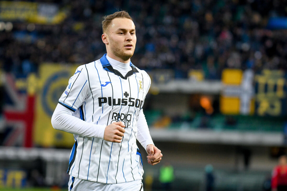 La Juve vuole il centrocampo dell'Atalanta - Atalanta's Teun Koopmeiners portrait  during  italian soccer Serie A match Hellas Verona FC vs Atalanta BC at the Marcantonio Bentegodi stadium in Verona, Italy, December 12, 2021 - Credit: Ettore Griffoni