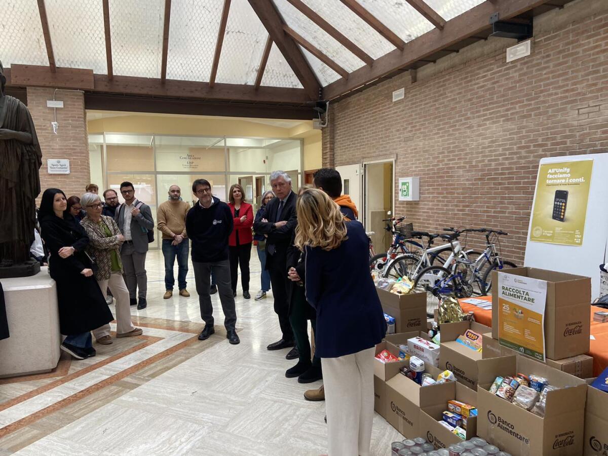 UniFg dona mille chili di generi alimentari al Banco Alimentare - 