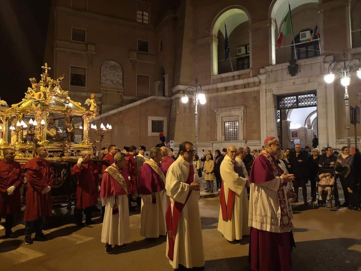 Via Crucis: mons. Ferretti ricorda don Puglisi, Panunzio e Marcone - 