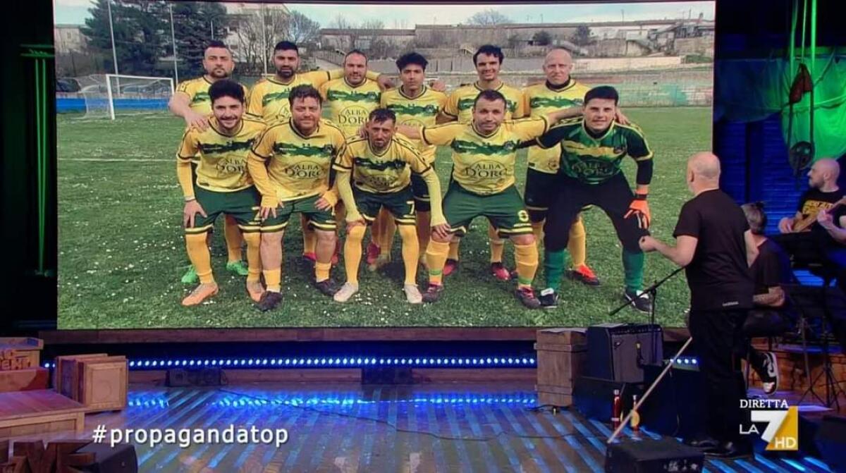 Celle di San Vito a “Propaganda Live”, Zoro e Makkox esaltano la squadra di calcio locale - 