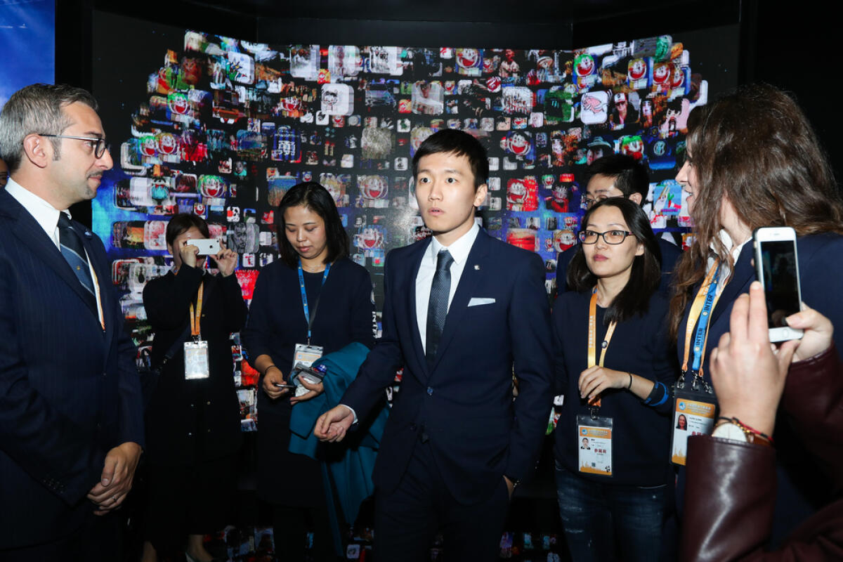 Repubblica: sull'Inter c'è la BC Partners - Zhang Kangyang or Steven Zhang, center, chairman of the Italian football club Inter Milan, attends an Inter Milan activity during the First China International Import Expo (CIIE 2018) in Shanghai, China, 8 November 2018. 

Argentine former football p