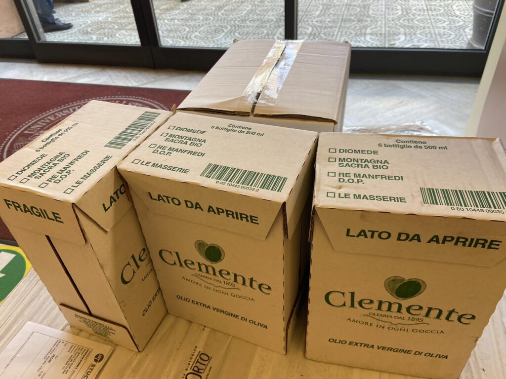 UniFg dona mille chili di generi alimentari al Banco Alimentare
