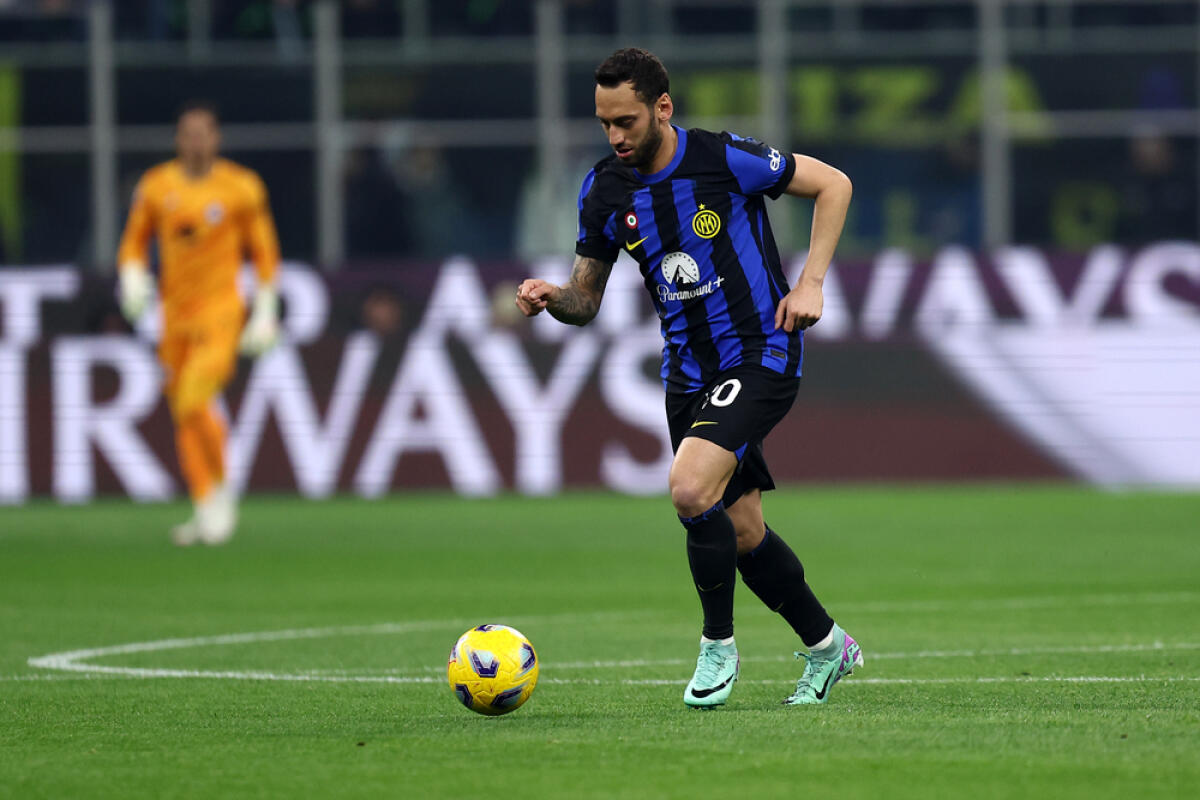 Calhanoglu sullo scudetto: "Ricordo i festeggiamenti del Milan..." - February 4, 2024 . Milan (Italy) .Hakan Calhanoglu of Fc Internazionale during the Serie A match beetween Fc Internazionale and Juventus Fc.
