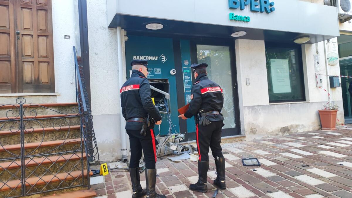 Orsara di Puglia, assalto bancomat della Bper - 