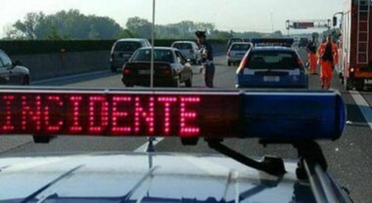 Foggia: incidente in autostrada, quattro veicoli coinvolti - 