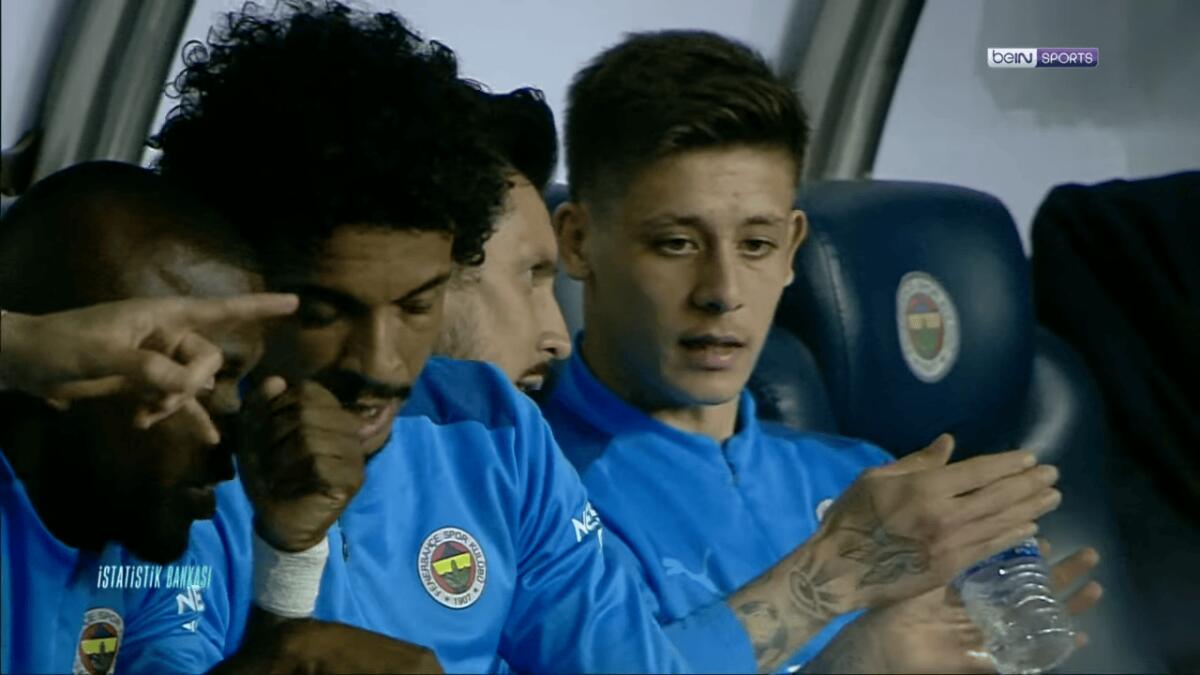 Milan, pazza idea. Fa la corte ad un giocatore del Barcellona - 