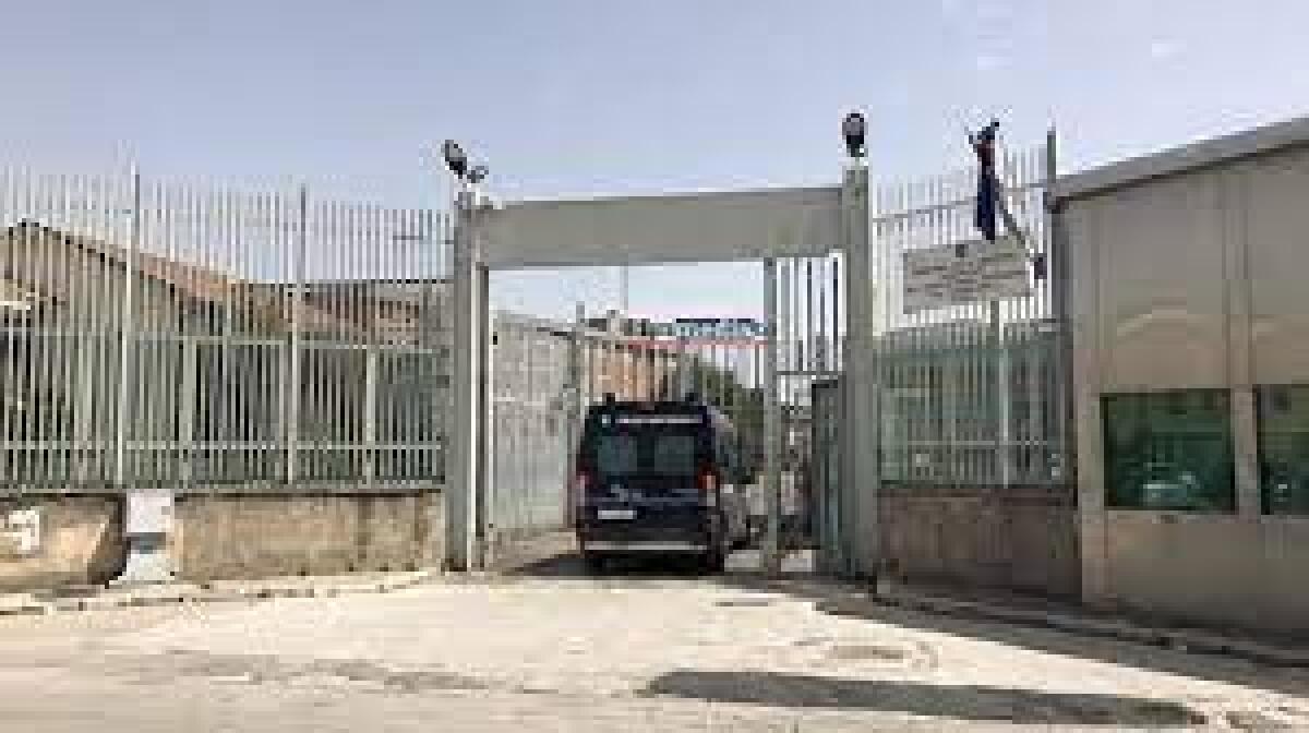 Carcere Foggia: detenuto brucia il materasso in cella e poi aggredisce agente della Polizia Penitenziaria - 