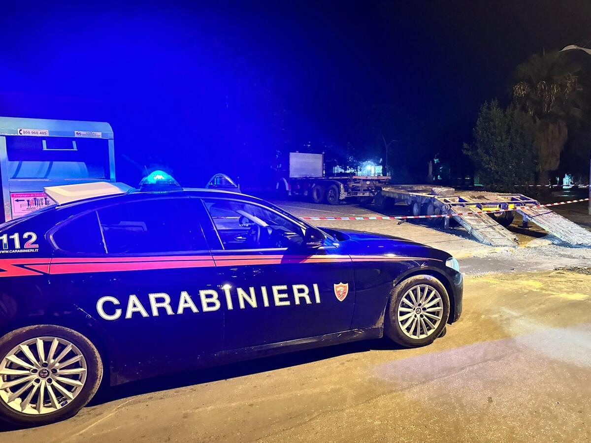 Torremaggiore, assalto con ruspa ad ufficio postale - 