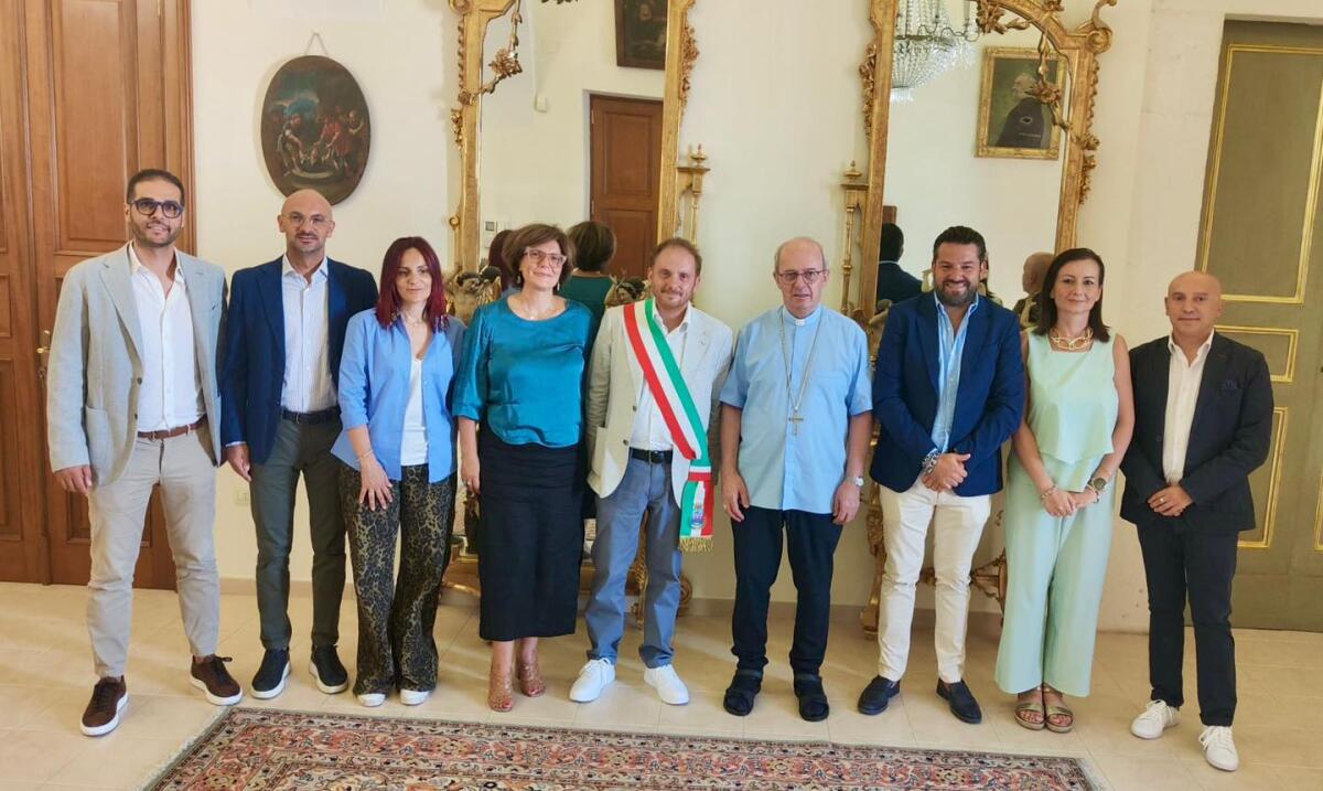 Manfredonia, sindaco e assessori incontrano il Vescovo - 