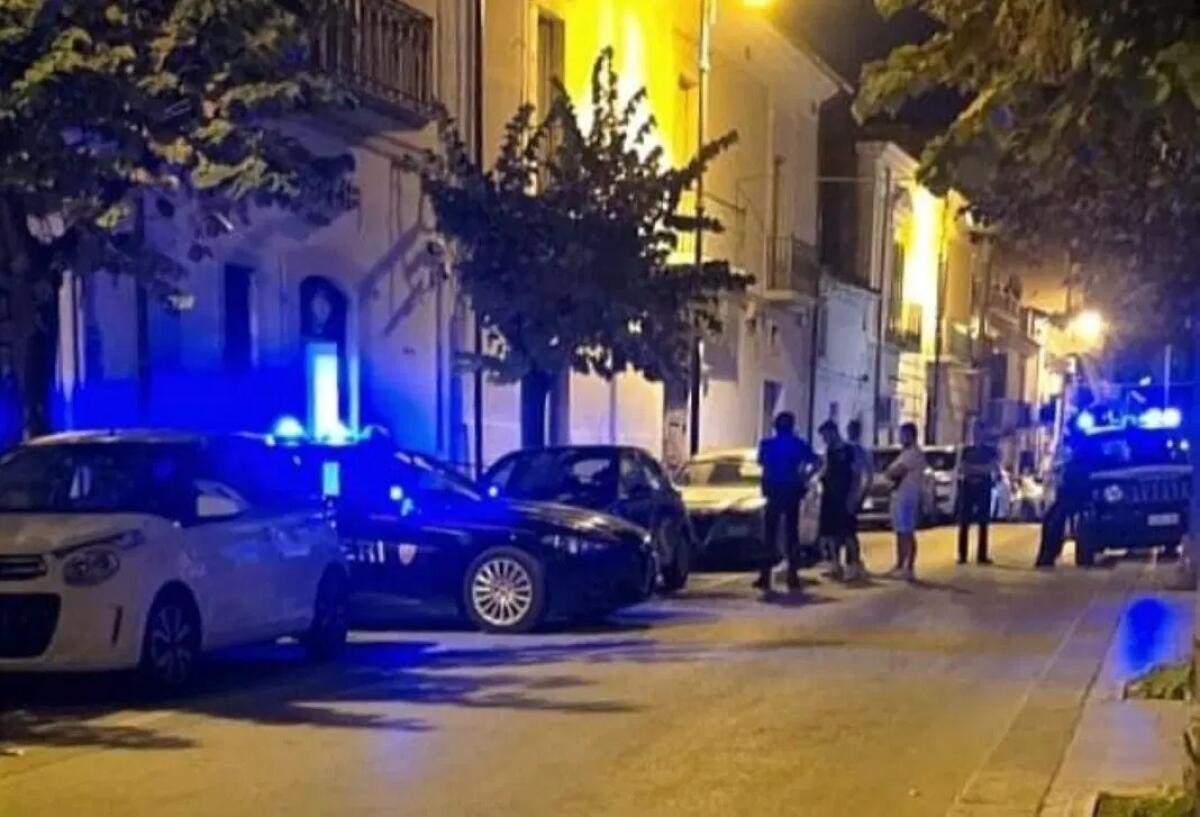 San Nicandro, malviventi fanno esplodere un bancomat della Bper - 
