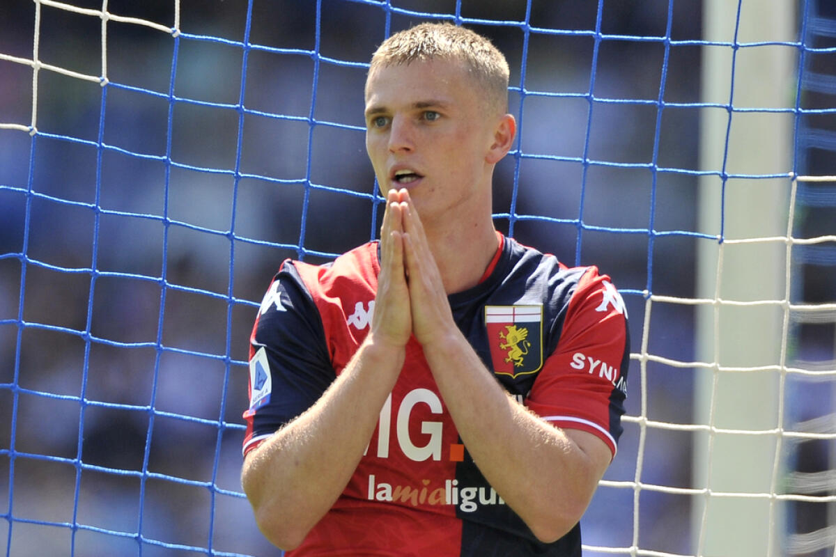 Il Genoa frena Gudmundsson: serve prima un sostituto - Albert Gudmundsson player of Genoa, during the match of the Italian Serie A league between Napoli vs Genoa final result, Napoli 3, Genoa 0, match played at the Diego Armando Maradona stadium.