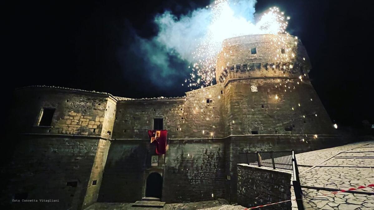 Rocchetta premia Michele Placido e incendia il Castello - 